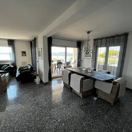 Villa Sanja I *