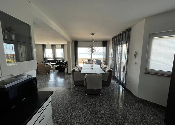 Sanja I Villa