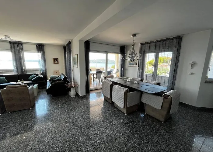 Villa Sanja I *